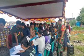 Babinsa Koramil 1710-02/Timika lakukan pendampingan penyaluran PKH 2023