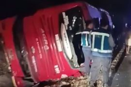 Bus Agra Mas tabrakan dengan truk di tol Ungaran Jateng