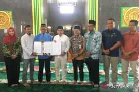 Pemkot Pangkalpinang menghibahkan dua bidang tanah untuk masjid