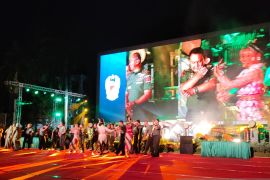 Kasad Dudung berjoget di Makodam III Siliwangi