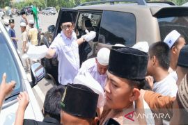 Setahun dilantik, SMSI Madina bagi-bagi nasi kotak