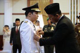 Gubernur Ansar lantik Ahdi Muqsith sebagai wakil bupati Bintan