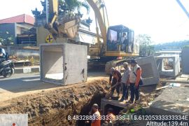 Pemkab Karangasem danai perbaikan jalan Rp5 miliar