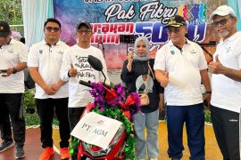 Partisipasi PT AGM di jalan sehat apresiasi kepemimpinan Bupati HSS