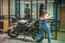 Kawasaki Ninja e-1 dan Z e-1 segera diluncurkan di Inggris