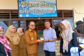 Bupati Bangka Tengah minta RT dan Kaling kantongi BPJS