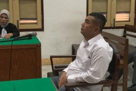 Oknum polisi gelapkan dana Primkoppol dituntut lima tahun penjara