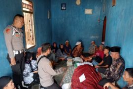 Pencari madu hutan di Rejang Lebong meninggal terjatuh dari pohon