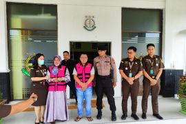 Kejari Siak tahan dua tersangka penyelewengan pupuk subsidi