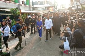 Jokowi: Harga kebutuhan pokok di Pasar Jatinegara relatif baik