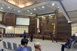 Pejabat Bupati Gianyar absen gladi jelang pelantikannya