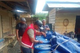 Polda Maluku amankan 13,6 ton BBM oplosan dan 600 liter mitan di SBB