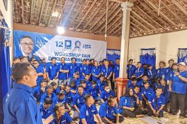 Barisan Biru Langit di Jabar dan Jateng deklarasi dukung PAN