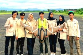 Pesawat tanpa awak berbahan serat rami Unand ikuti Kontes Robot Indonesia di Lampung