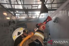 Diduga akibat gas bocor, empat unit ruko di Pondok Kopi terbakar