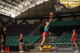 Timnas basket putri Indonesia berlatih jelang Asian Games Hangzhou China