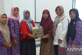 PW Himpaudi Babel bagikan 1.176 paket sikat gigi