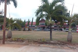 Revitalisasi tiang bendera dan pagar mulai dilakukan di Kantor Wali Kota Palu Page 2 Small