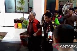 Kejari Purwakarta tahan 3 tersangka kasus dugaan korupsi anggaran BTT COVID-19