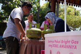 Pemkot Madiun-Pertamina gelar penukaran tabung elpiji 3 kg ke bright