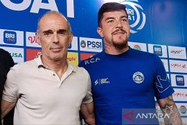 Liha 1: Pelatih Arema FC sebut sepak bola itu pesta olah raga, bukan perang