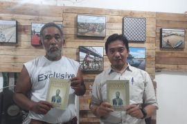 Pegiat literasi Kalimantan Barat bedah buku Sejarah kongsi-kongsi di Montrado