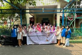 Universitas Pancasila berdayakan perempuan dengan edukasi membuat yoghurt