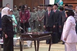 Sesi pertama, Gubernur Jatim lantik enam Pj Bupati di Grahadi