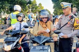 Polisi catat pelanggaran tak pakai helm  dominasi selama operasi zebra