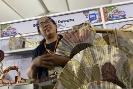 UMKM di Bali olah sampah mangrove jadi produk kerajinan