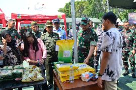 Danrem 132/Tadulako tinjau pelaksanaan bazar murah