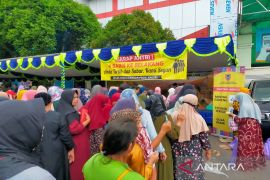 TPID provinsi dan Disperindag Kotabaru gelar pasar murah