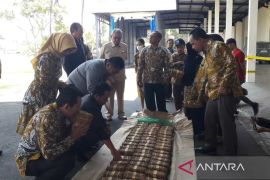 Ketua DPRD Temanggung minta industri naikkan harga tembakau