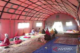 Ratusan warga Aceh Timur mengungsi hindari gas beracun