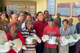 Pemerintah salurkan bantuan beras ke 39.900 keluarga di Karangasem