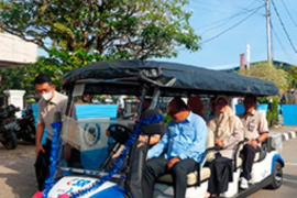 Bank Nagari serahkan "shuttle car" ke RSUP M Djamil