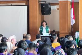 Bupati Konawe Utara ajak mahasiswa sukseskan program pemanfaatan kebun dan pekarangan