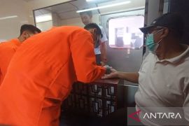 Daop Madiun beri pengobatan gratis dengan "Rail Clinic" di Caruban