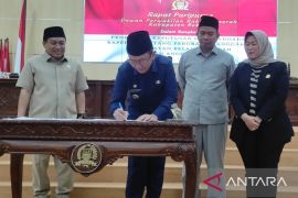 Pemkab Bekasi sahkan Raperda APBD Perubahan 2023 usai disetujui DPRD
