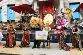 Kolaborasi SoKlin dan Jember Fashion Carnaval curi perhatian warga New York