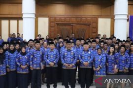 Gubernur Maluku minta guru harus berinovasi tingkatkan kualitas pendidikan