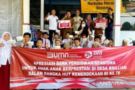 BRI bagikan 30 beasiswa pada program Desa BRIlian