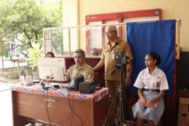 Disdukcapil Ambon terapkan pola jemput bola rekam e-ktp di SMA