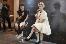 Andien  bungkus perjalanan diri sejak sebelum pandemi dalam "Dan Lalu"