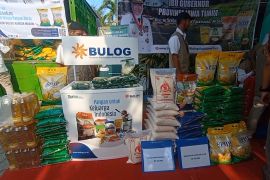 Pemprov Jatim lengkapi pemberian bansos dengan gelar pasar murah