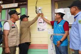 PLN wujudkan "senyum" satu desa di Tabalong