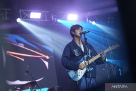 Nanon Korapat sukses gelar konser intim pertamanya di Jakarta