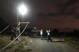 Bibir Pantai Karanganyar Jember kini tak lagi gulita