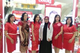 Merek perawatan kulit dekatkan rangkaian produk lewat gerai di Surabaya