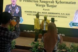 Anugrah Kehormatan Warga Banjar kepada Wakapolri Komjen Agus Andrianto